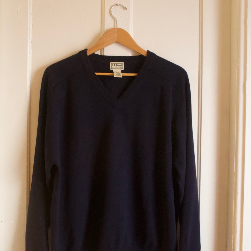 LL Bean 100% lambs wool navy blue Sweater